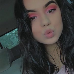 Meet your Posher, Becca